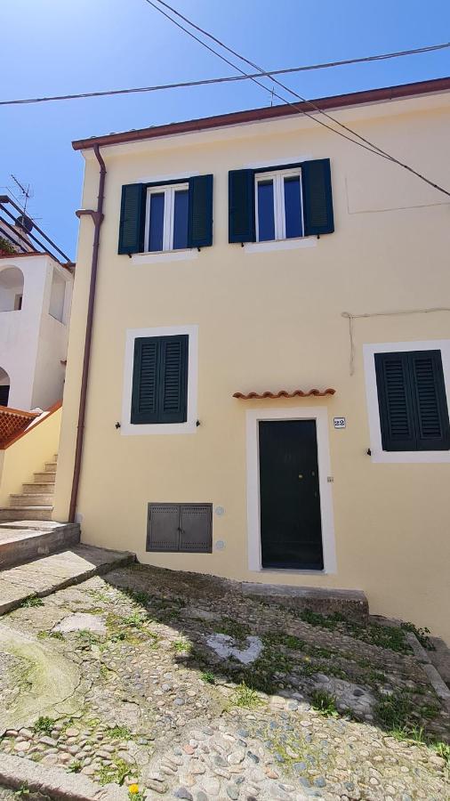 La Casa Di Delia Lägenhet Marciana Marina  Exteriör bild